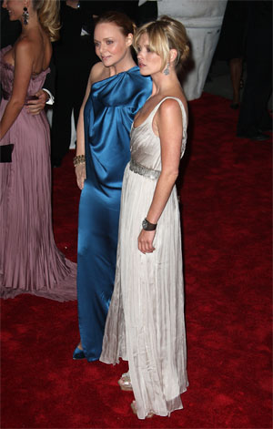 Illustration for article titled At Costume Institute Gala, The Good Superheroes Took A Fashion Flight Of Fancy